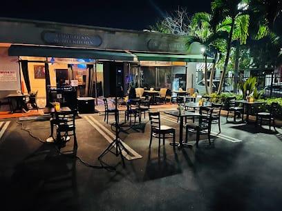 Finger Lickin Mobile Kitchen