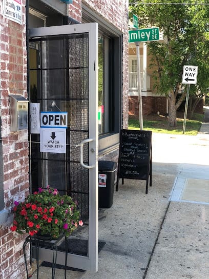 JDS SUMMERHILL VARIETY DELI - Jamaican Restaurant